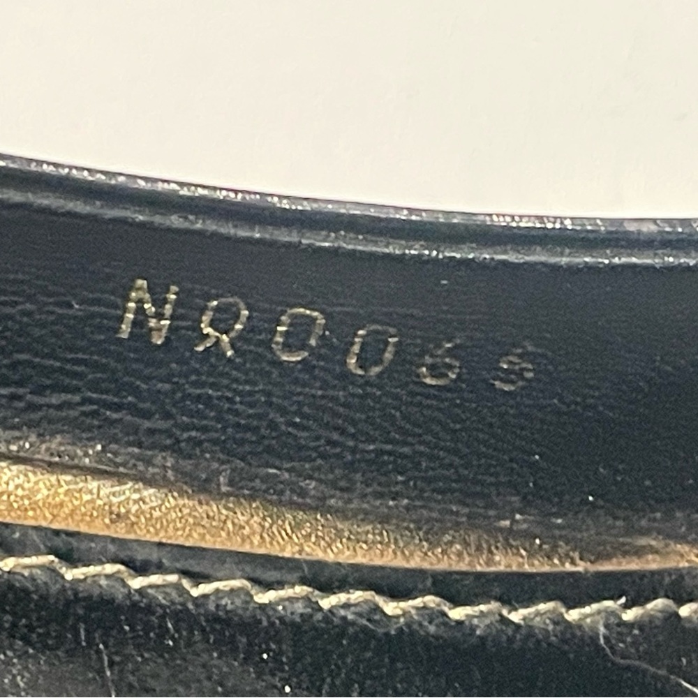 Louis Vuitton ‘05 patent leather pumps, jeweled detail, bulbed heel, 38 1/2, EUC - Picture 14 of 15